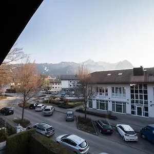 central-apartment-with-the-view-of-the-zugspitze.com-bavaria.com/