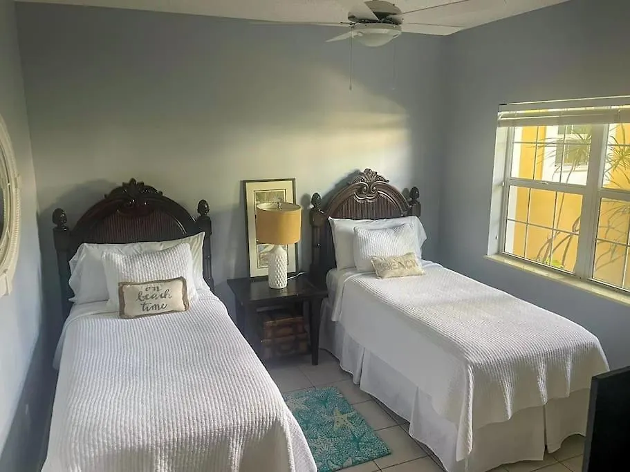 511 Regal Beach Club - Heart Of Seven Mile George Town