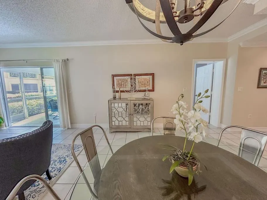 511 Regal Beach Club - Heart Of Seven Mile George Town Apartment
